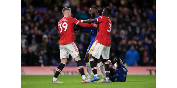 Chelsea a fait match nul avec Manchester United et est toujours en tête